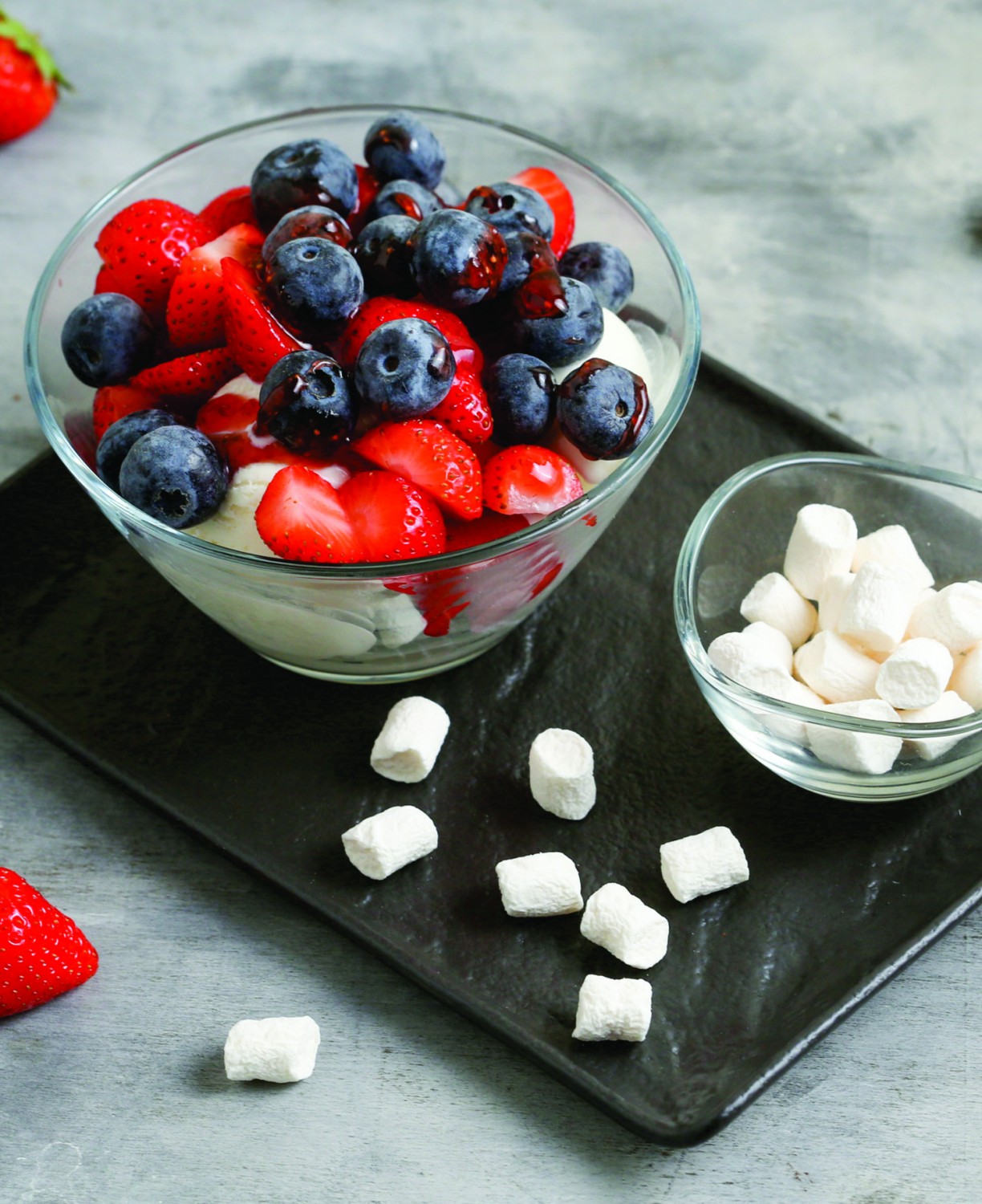 Мороженое с ягодами