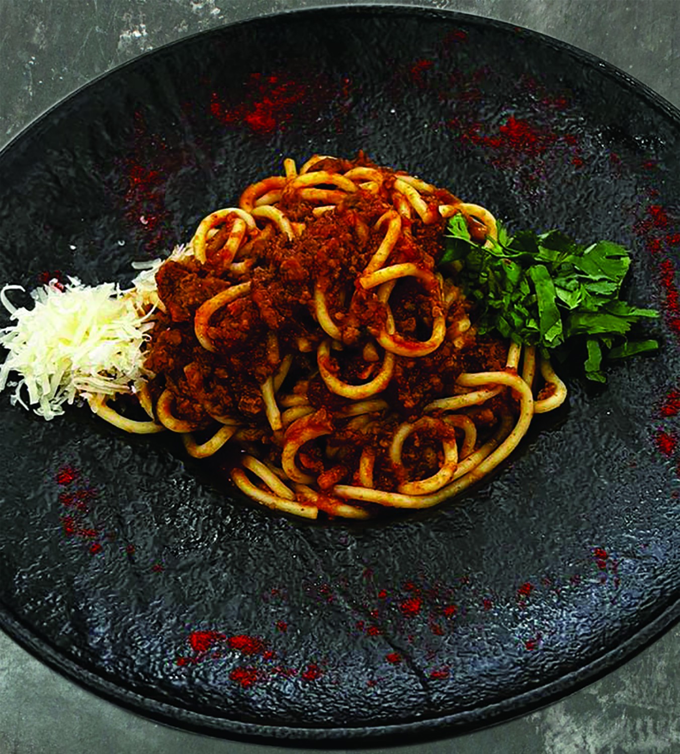 Спагетти с соусом болонез