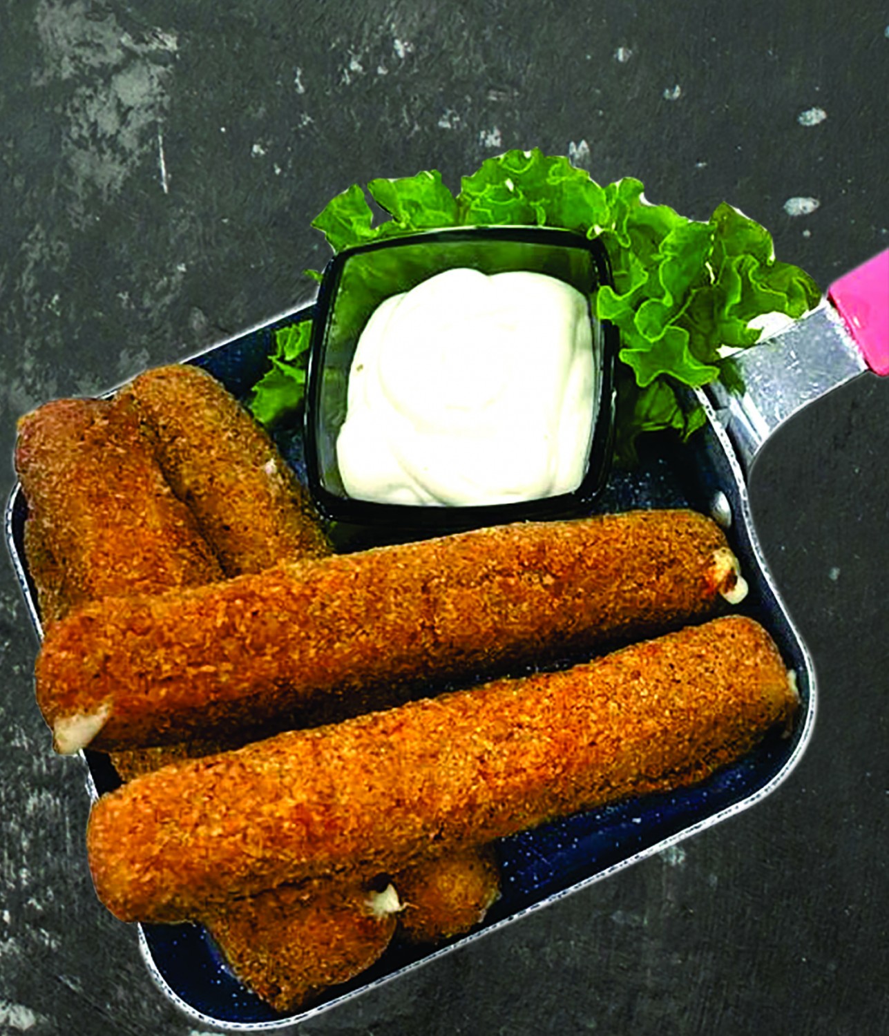 Жареные палочки моцареллы