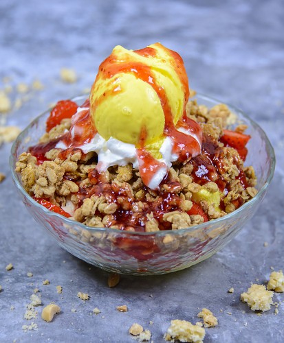 Фрукты и гранола